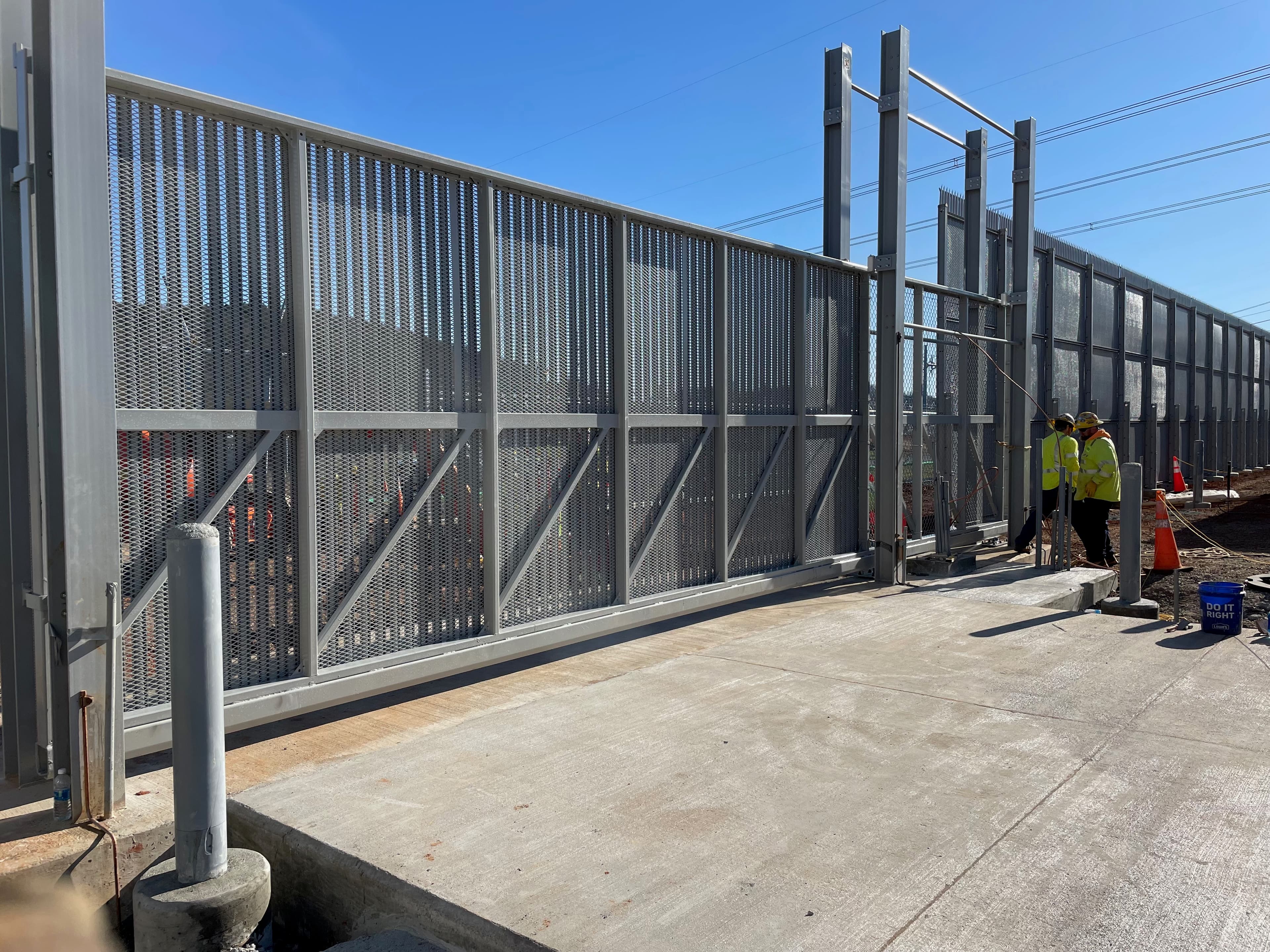 Commercial & Residential Gates